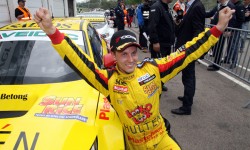 Mattias Lindberg och Kia gjorde succé i STCC-premiären Mattias Lindberg och Kia gjorde succé i STCC-premiären