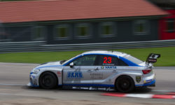 Säkerhetsbilen störde Alex Anderssons premiärkval i STCC Säkerhetsbilen störde Alex Anderssons premiärkval i STCC